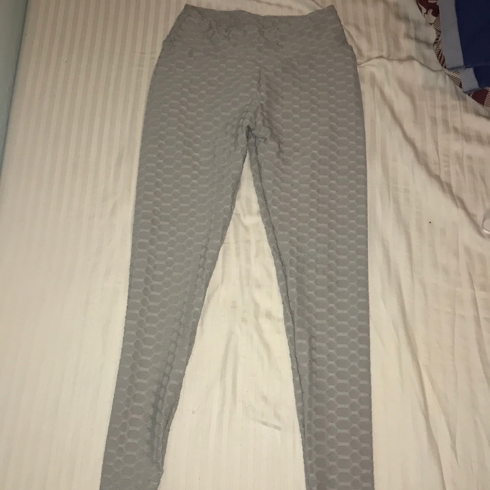 BOOTY POPPING LEGGINGS